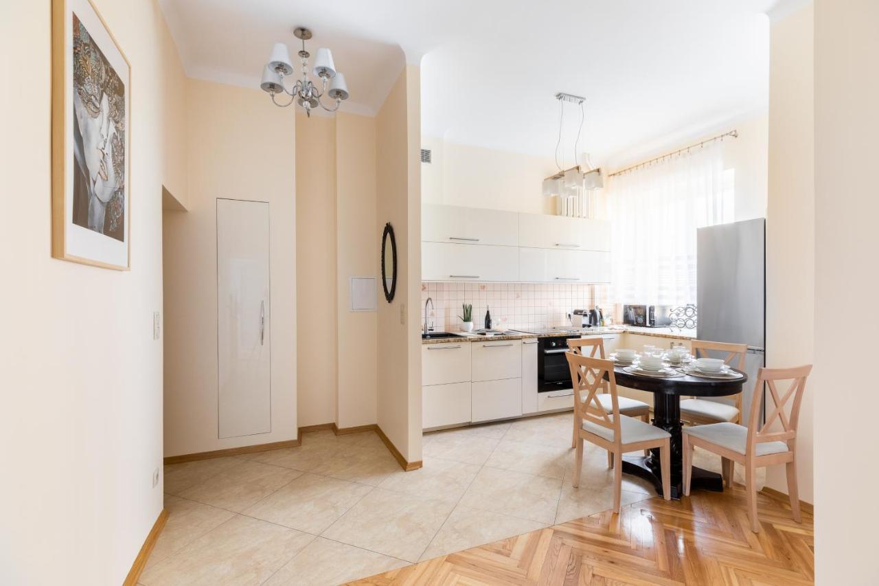 P&O Serviced Apartments Plac Konstytucji Warschau Buitenkant foto
